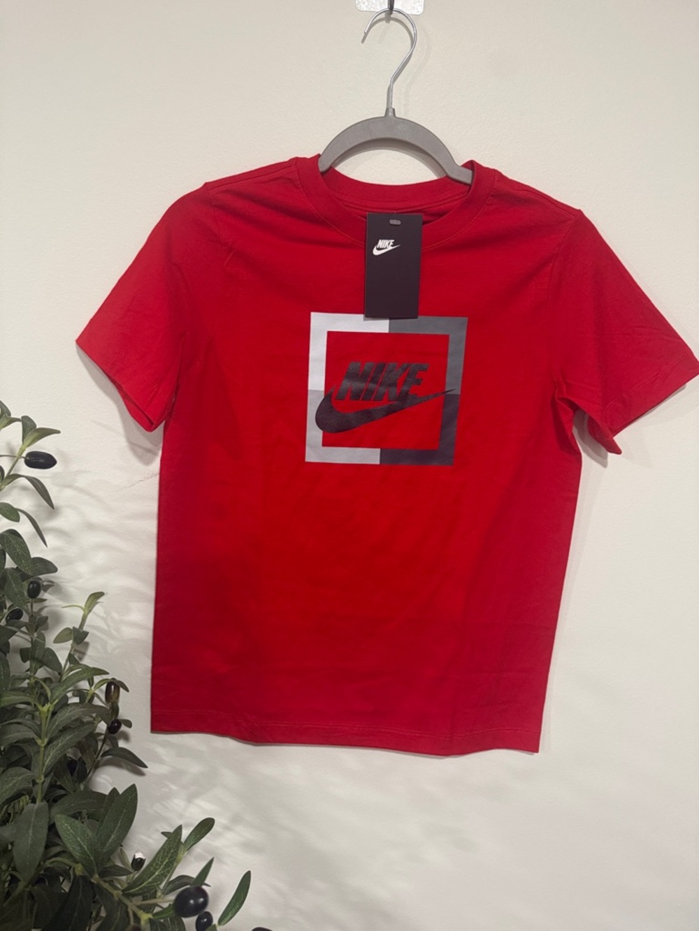 Nike kids  Red Graphic Logo Short Sleeve Tee